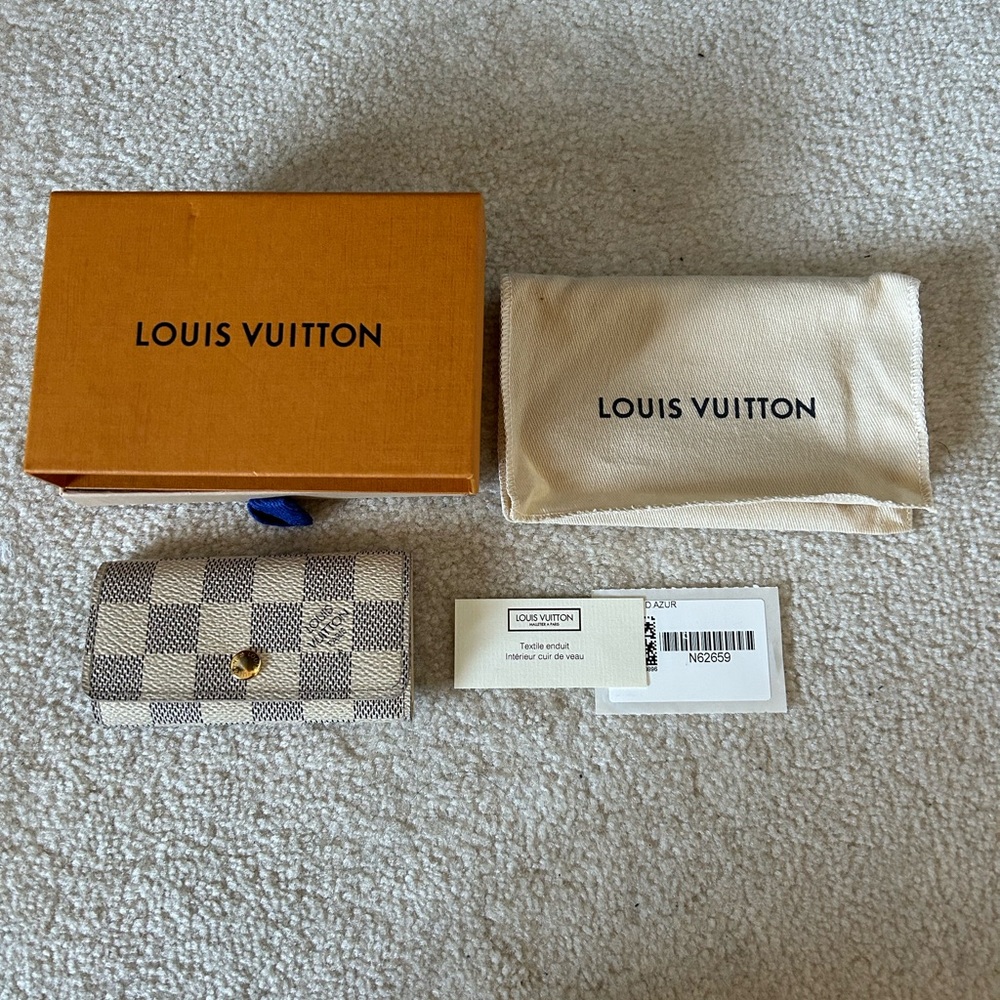 AUTHENTIC Louis Vuitton Damier Azur Key Holder
